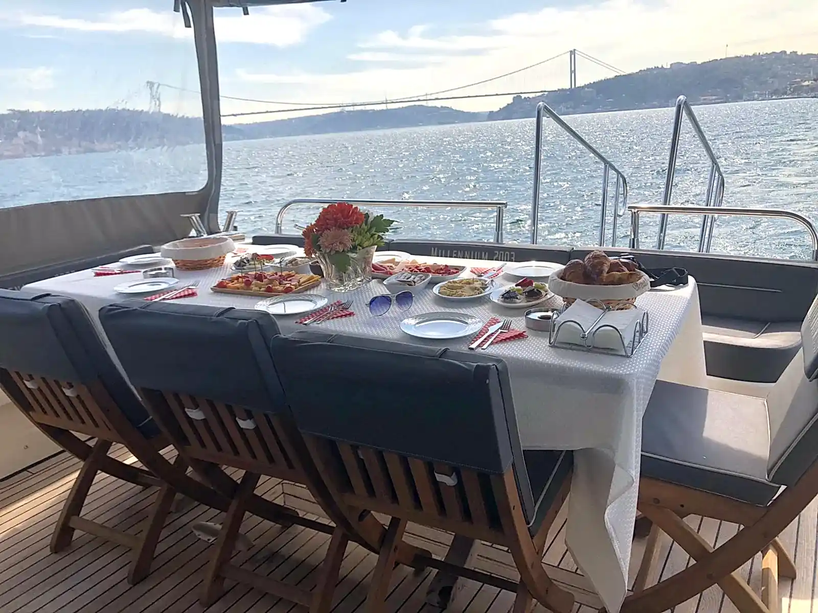 İstanbul Yat Kiralama Organizasyon ve Özel Kutlama Hizmetleri